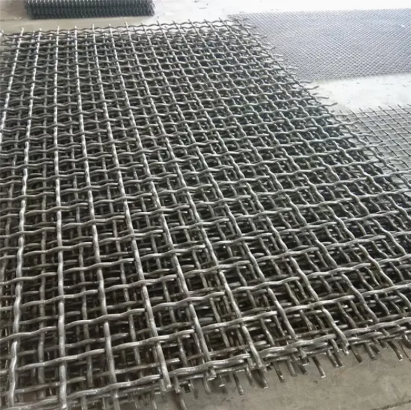 Heavy-duty wire mesh screen: sorts bulk materials in mining/construction processing Heavy-duty wire mesh screen: sorts bulk materials in mining/construction processing