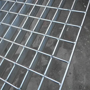 Serrated Welded Steel Mesh Grating Hot-Dip Galvanized Metal Bearing Bar Type for Trench Drain Covers Treads Trailer Ramps