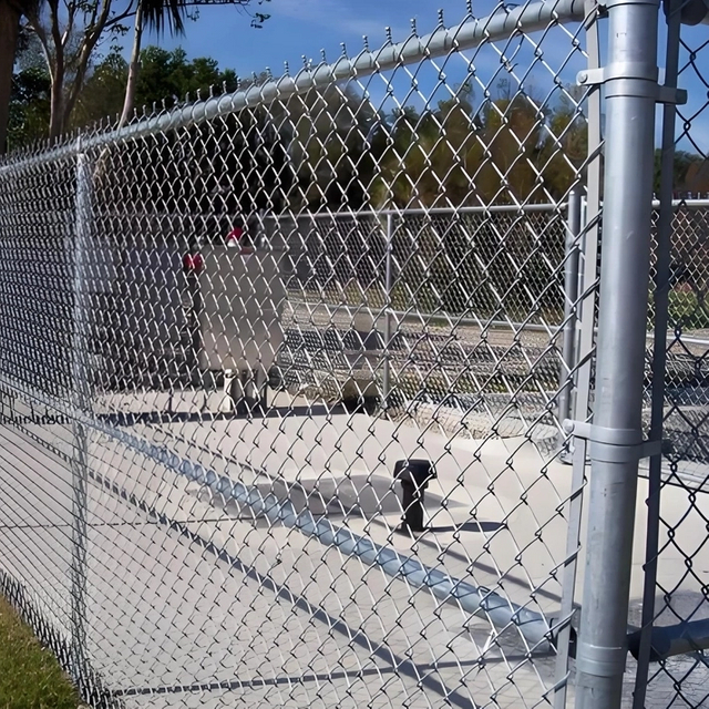 Galvanized Chain Link Fence Complete with Gate Fence Post Line Wire for Fencing Projects