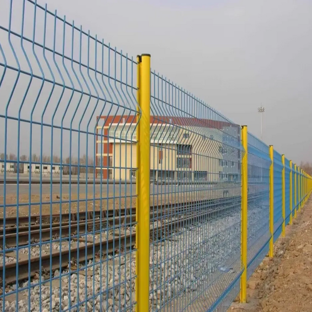 Wire Mesh Fence Peach Shape Post Bending Fence